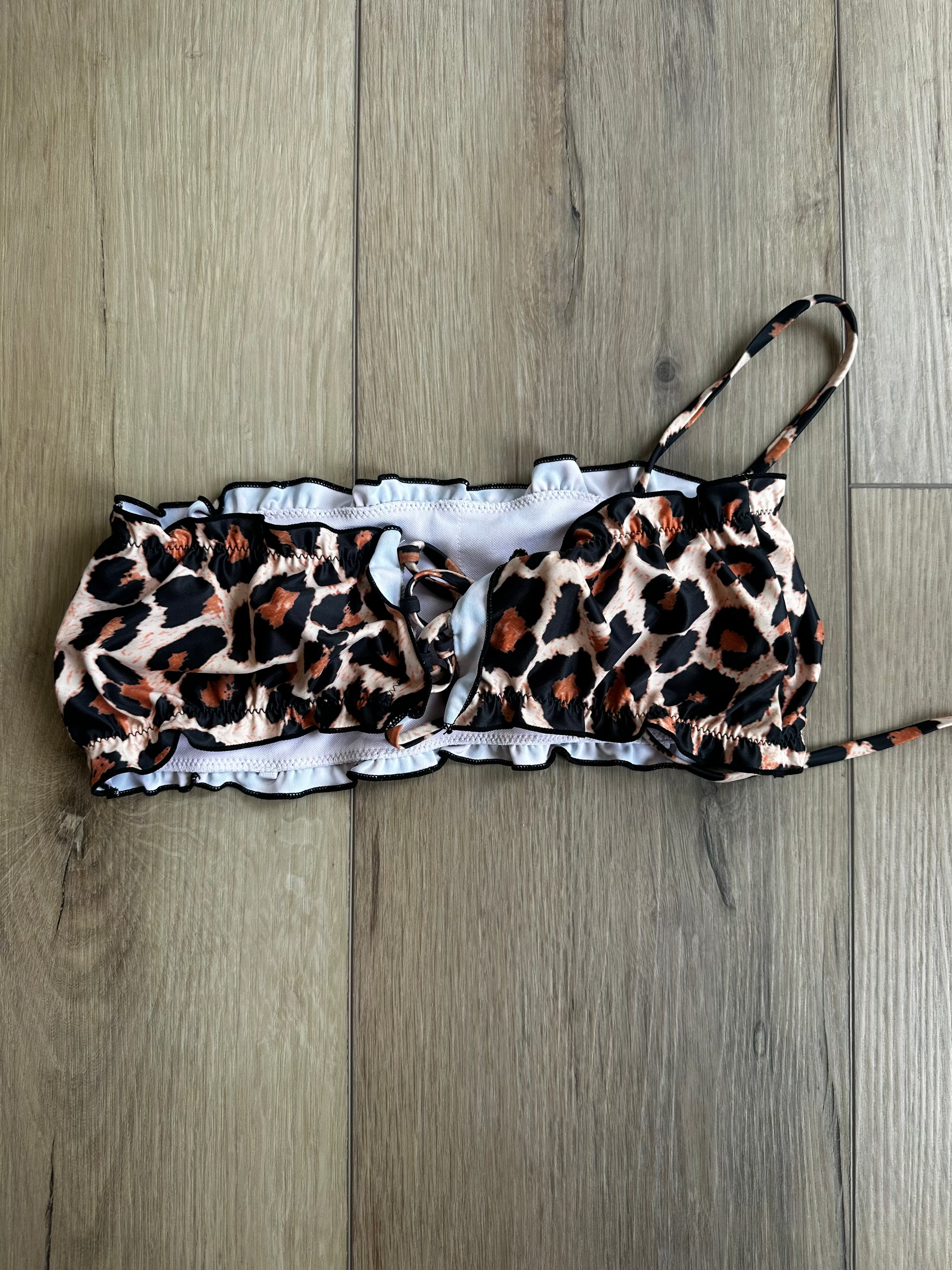 Cheetah Swimsuit Top New (Size Medium)