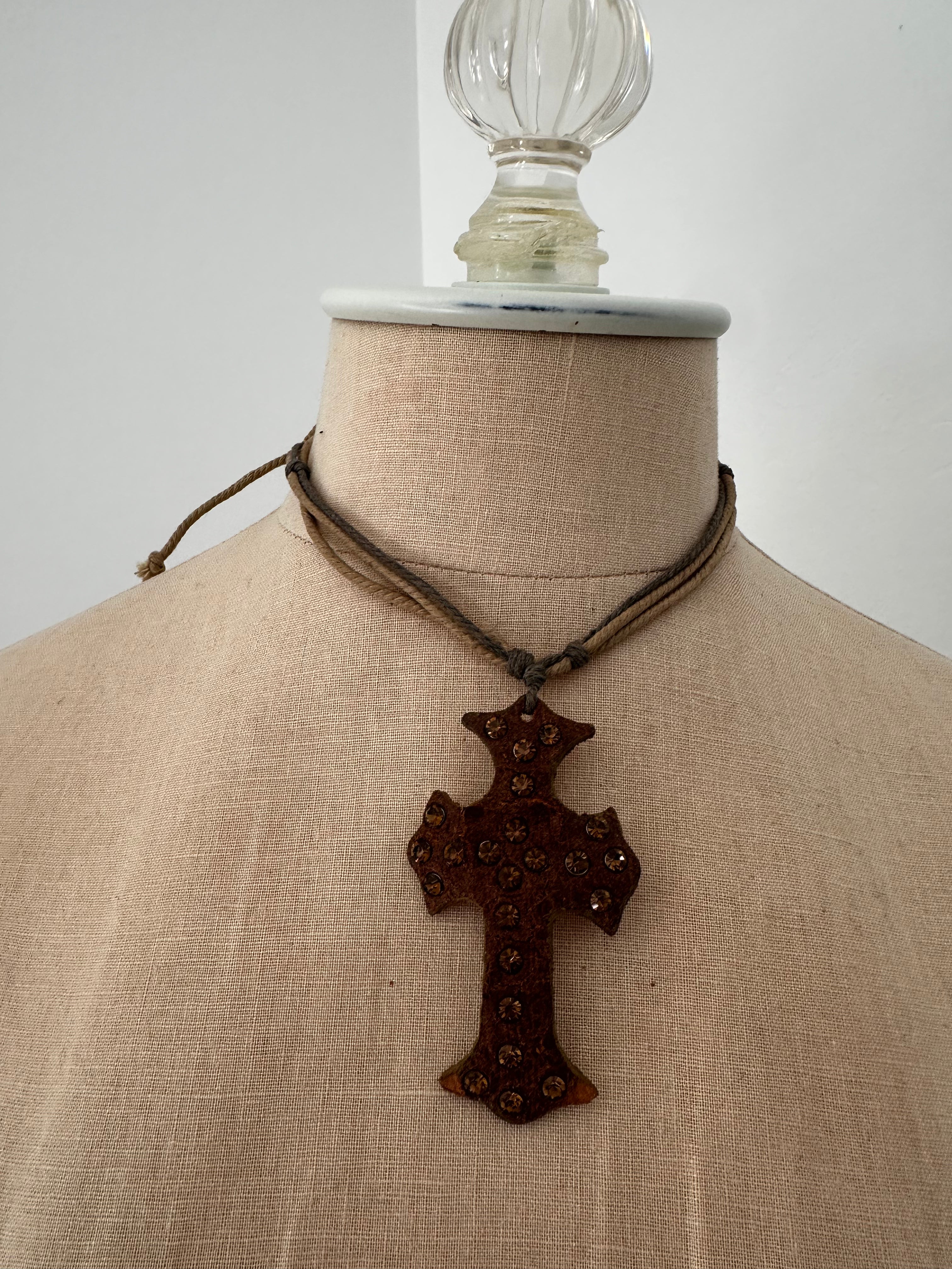 Cross Choker
