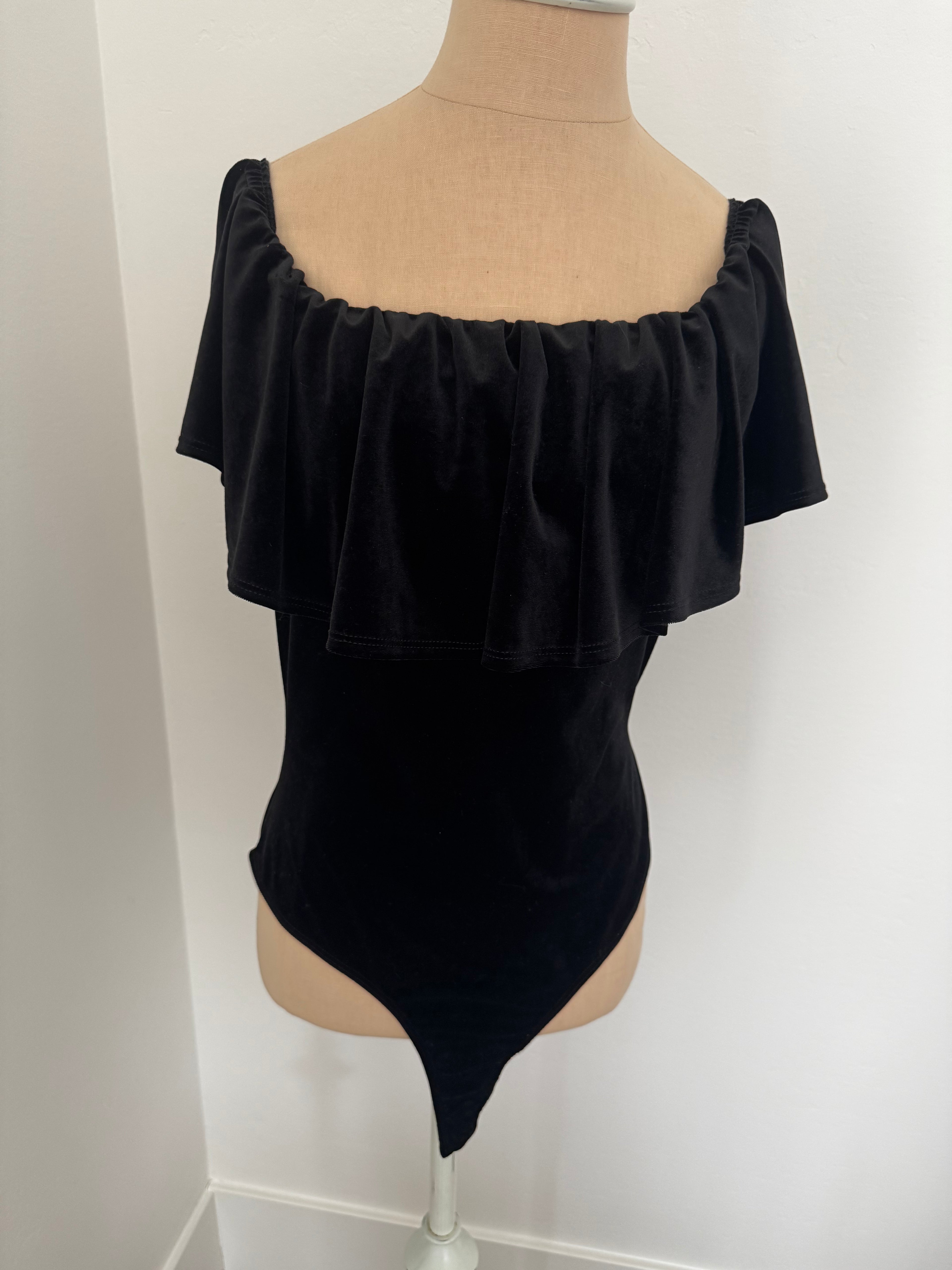 Black Velvet Bodysuit with Ruffle (Size:M)