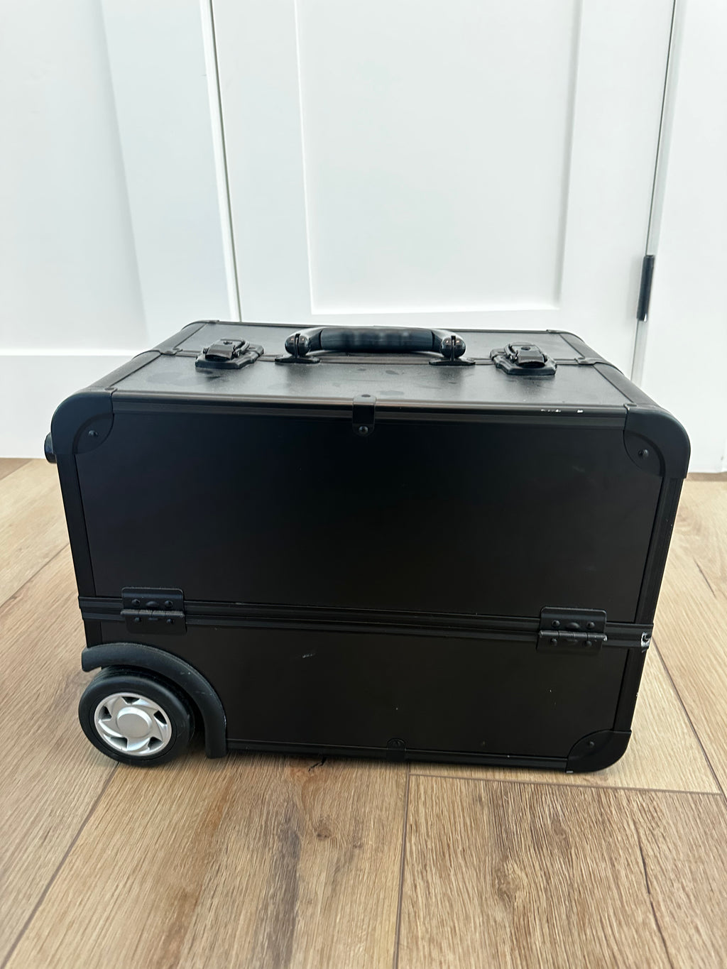 Yonique Make Up Travel Trunk