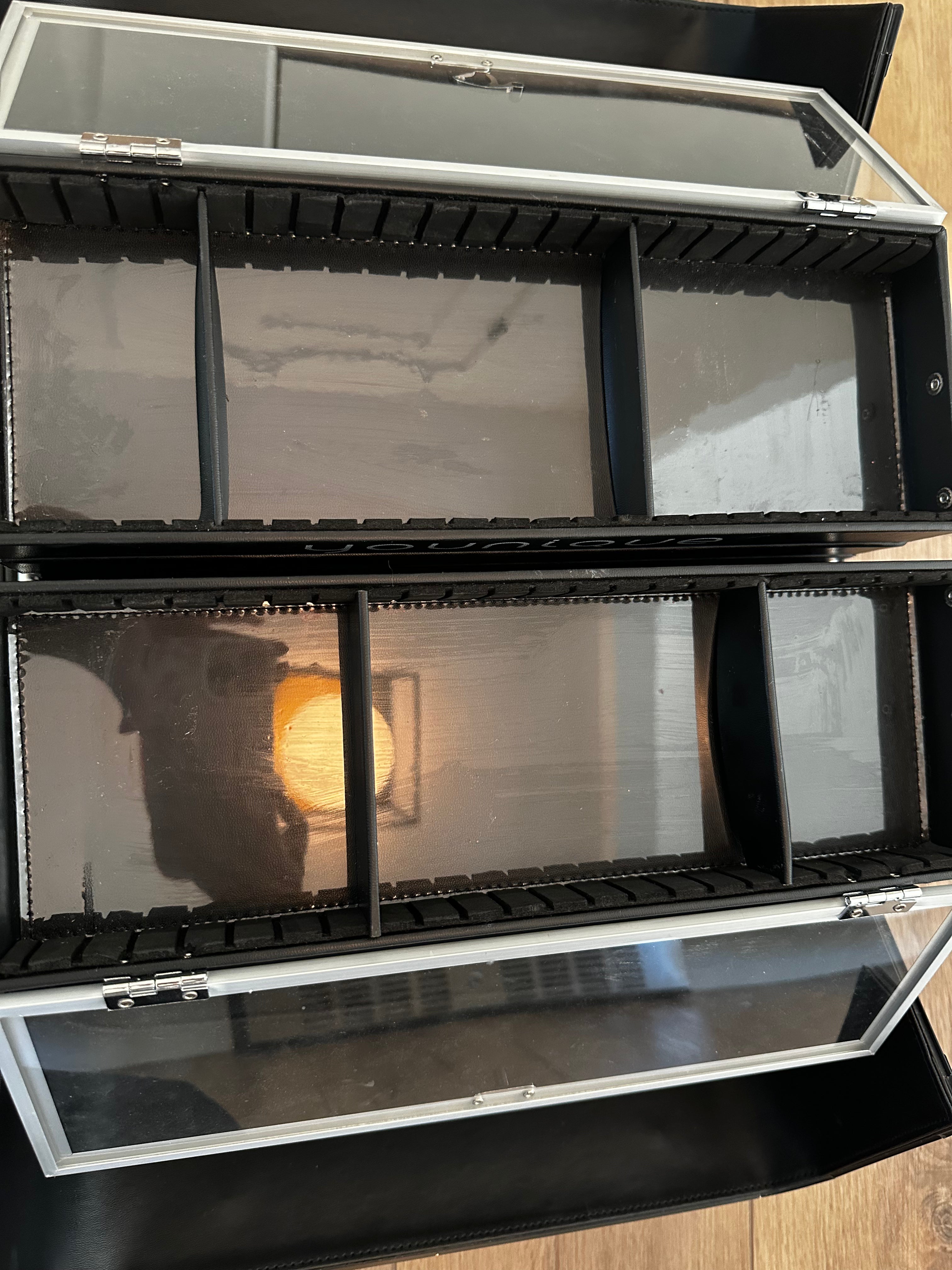 Yonique Make Up Travel Trunk