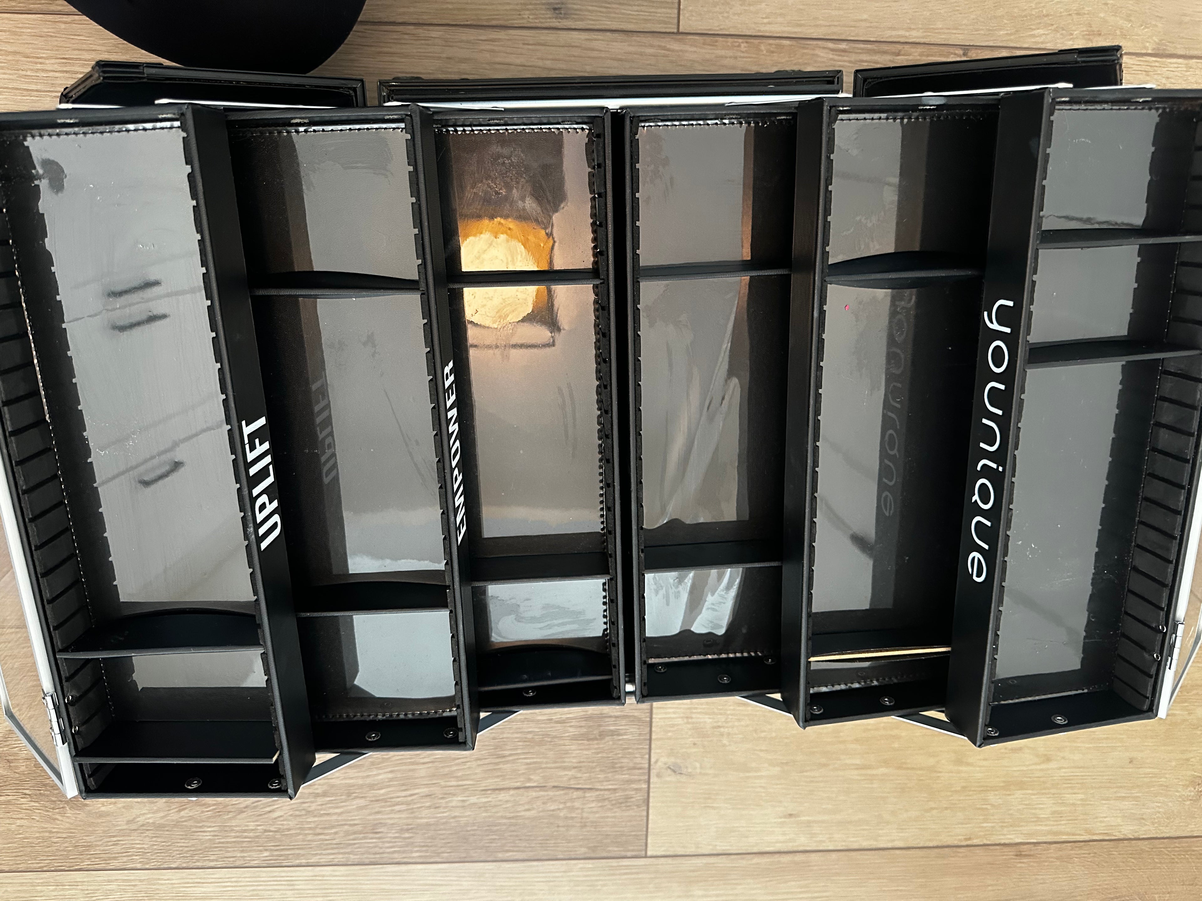 Yonique Make Up Travel Trunk