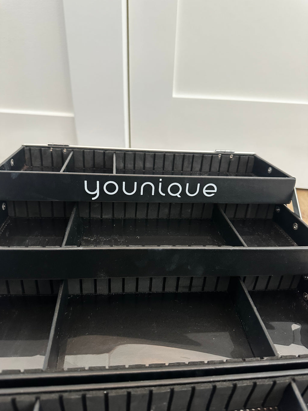Yonique Make Up Travel Trunk