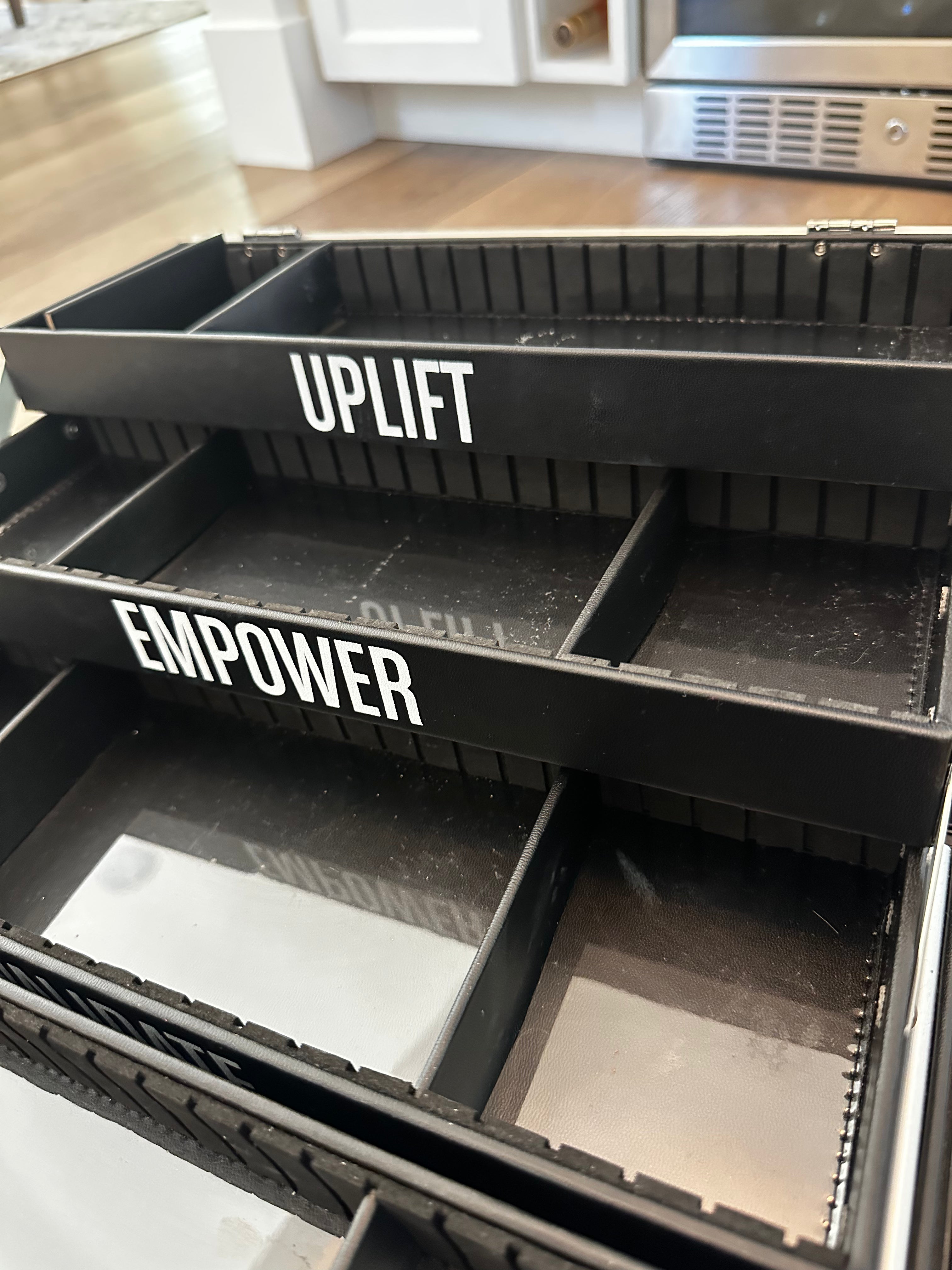 Yonique Make Up Travel Trunk