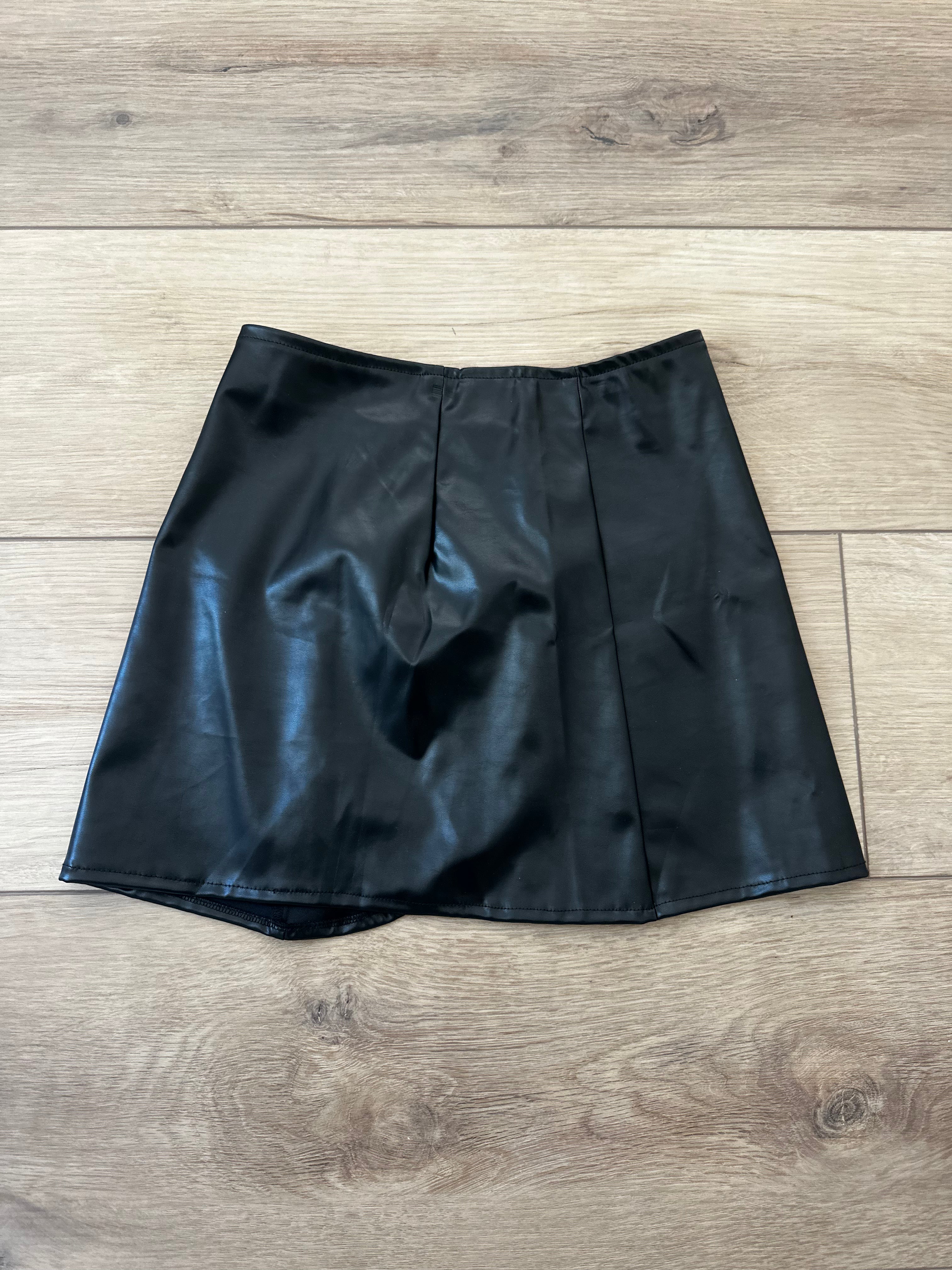 Black Pleather Skirt (Size Small)