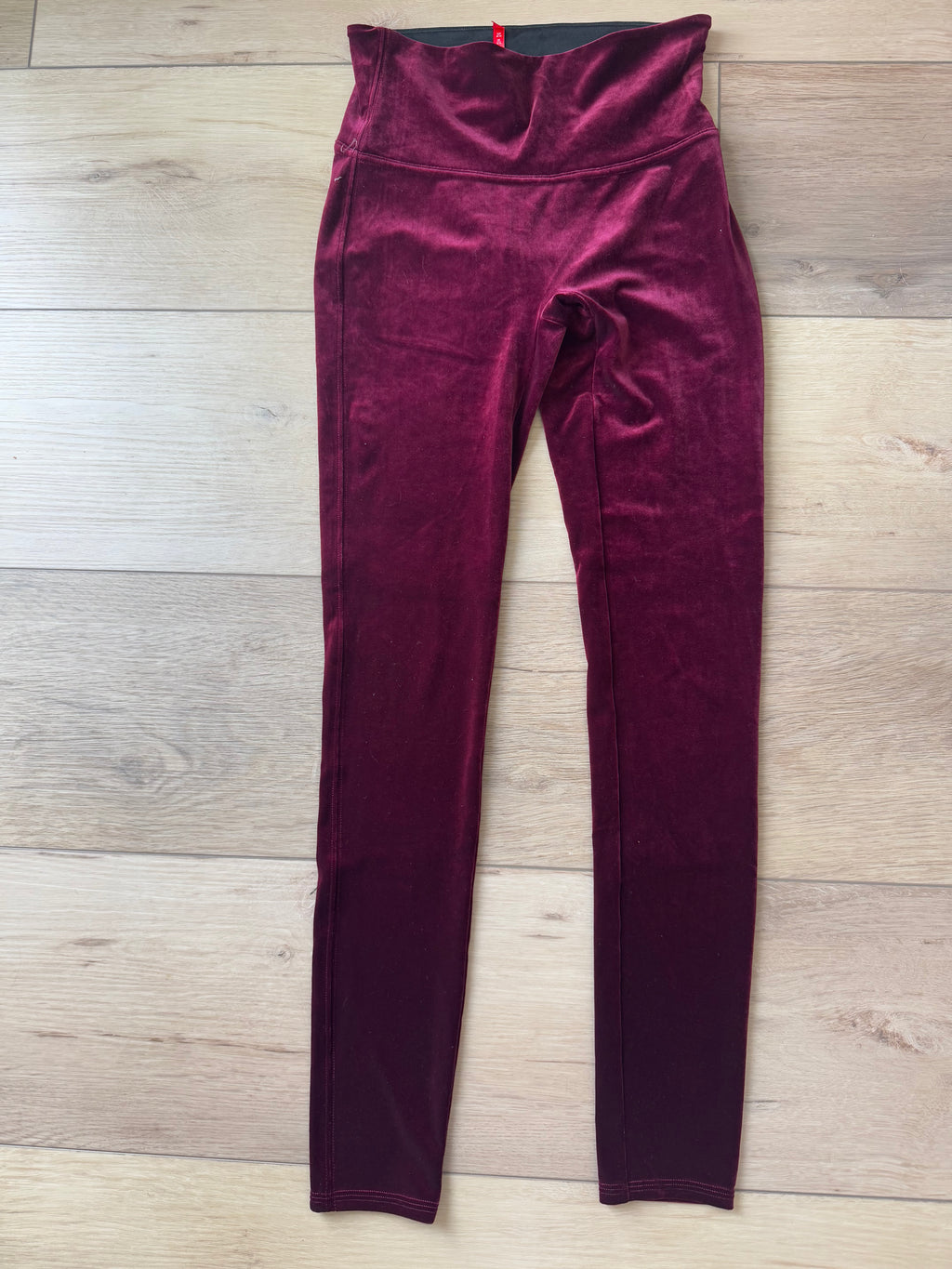 Spanx Velvet Leggings in Rich Burgundy (Size M)