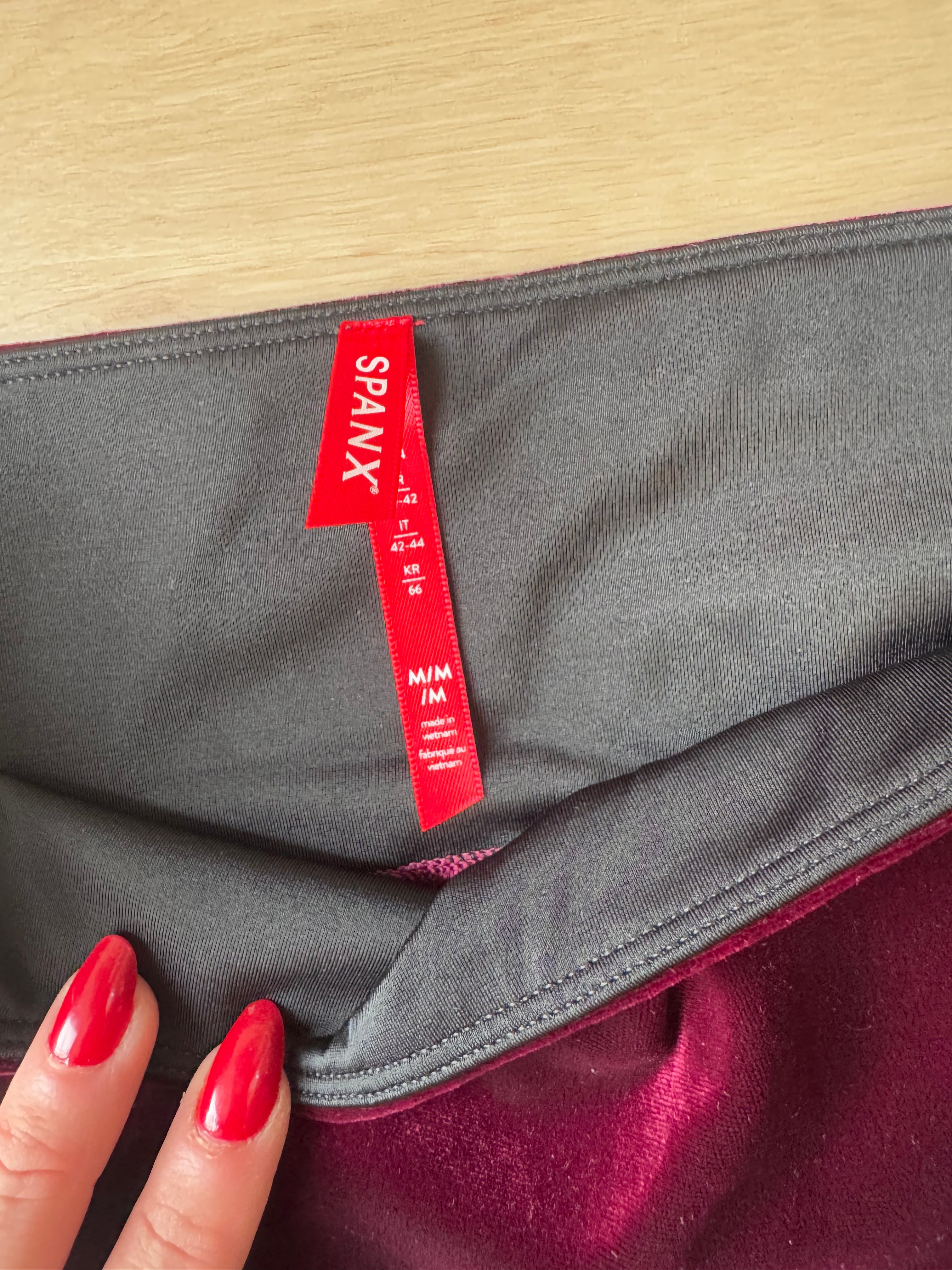 Spanx Velvet Leggings in Rich Burgundy (Size M)