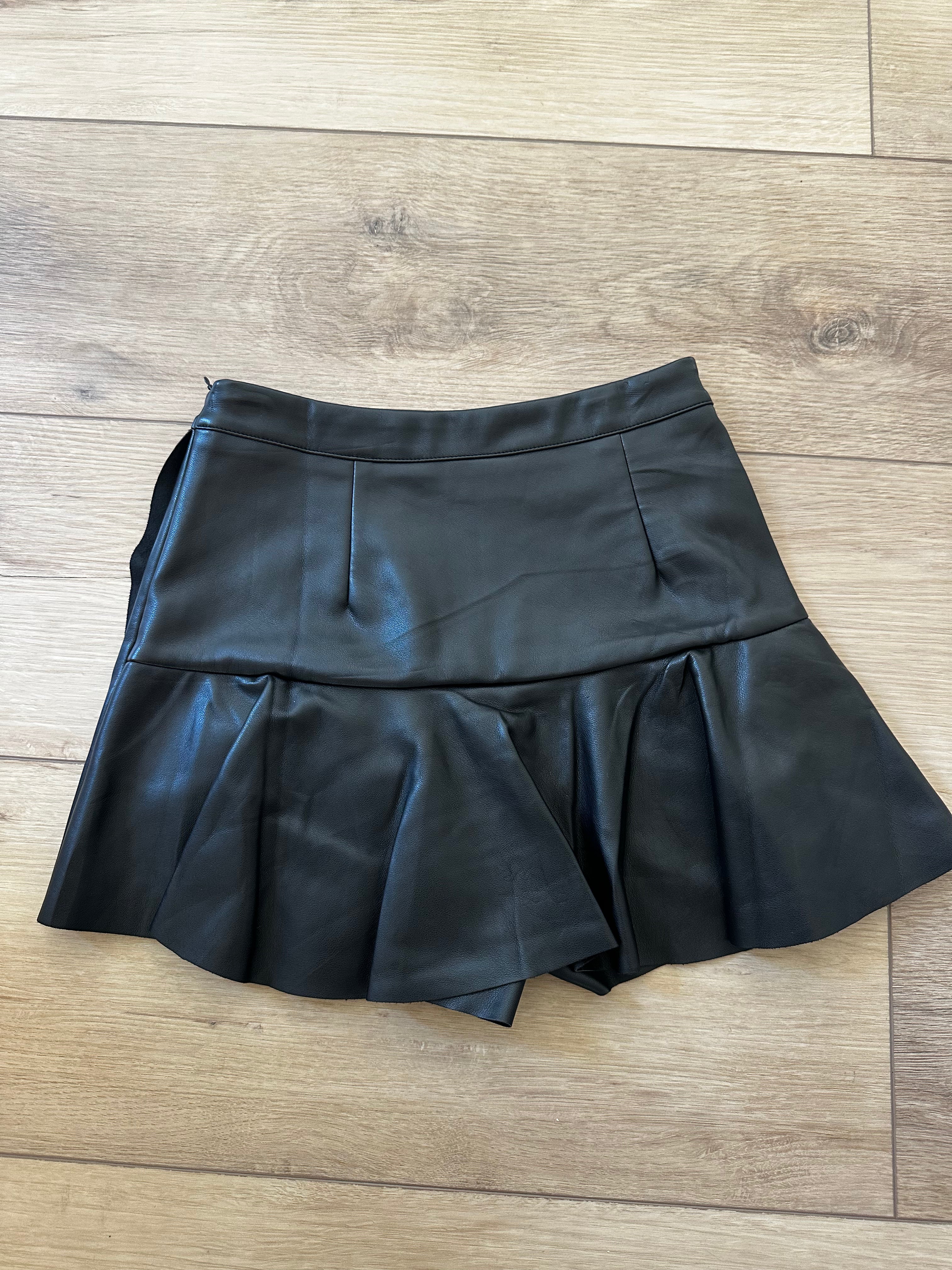 Black Pleather Skirt (Size Small)