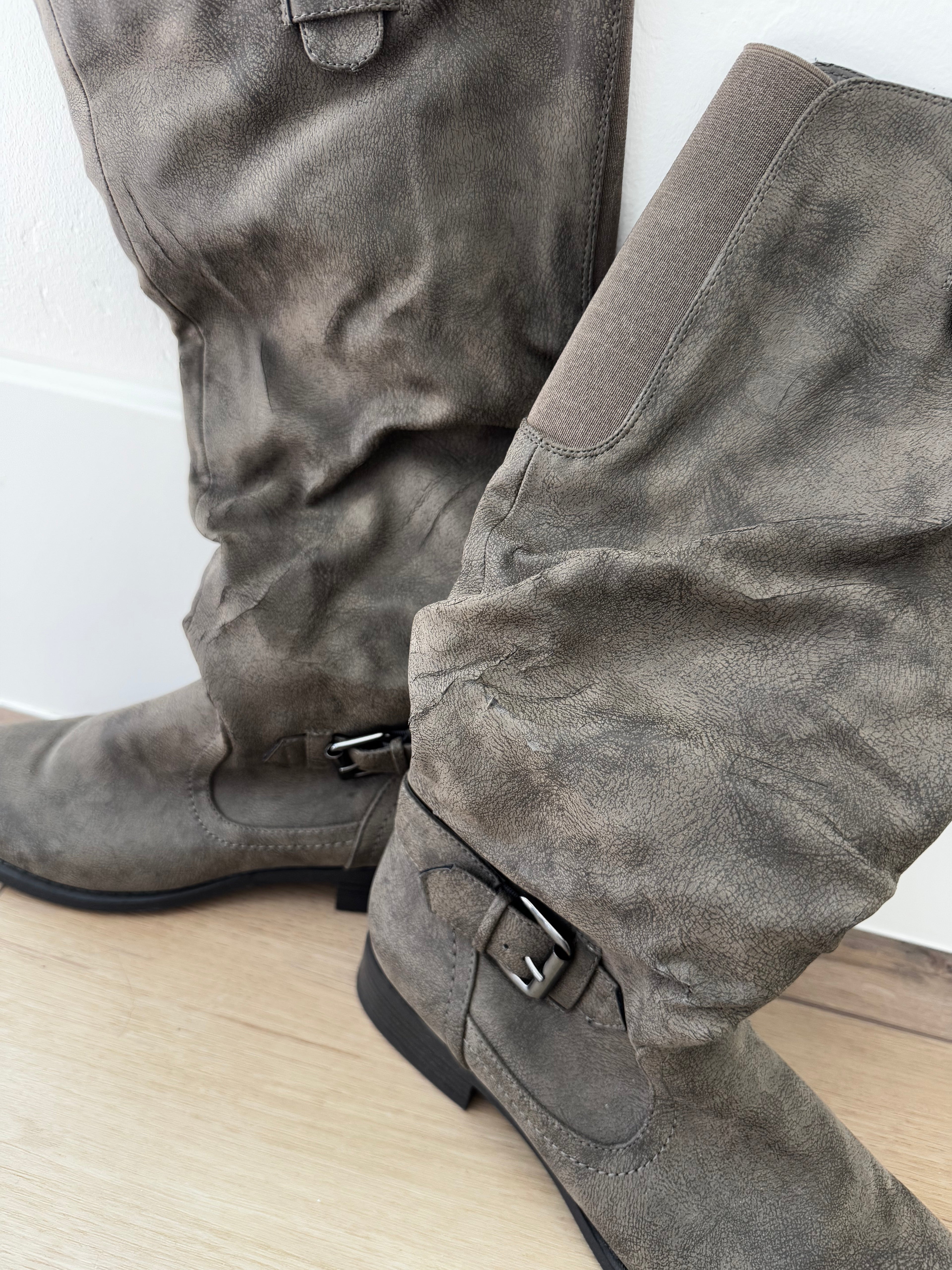 Gray Boots (Size: 8)