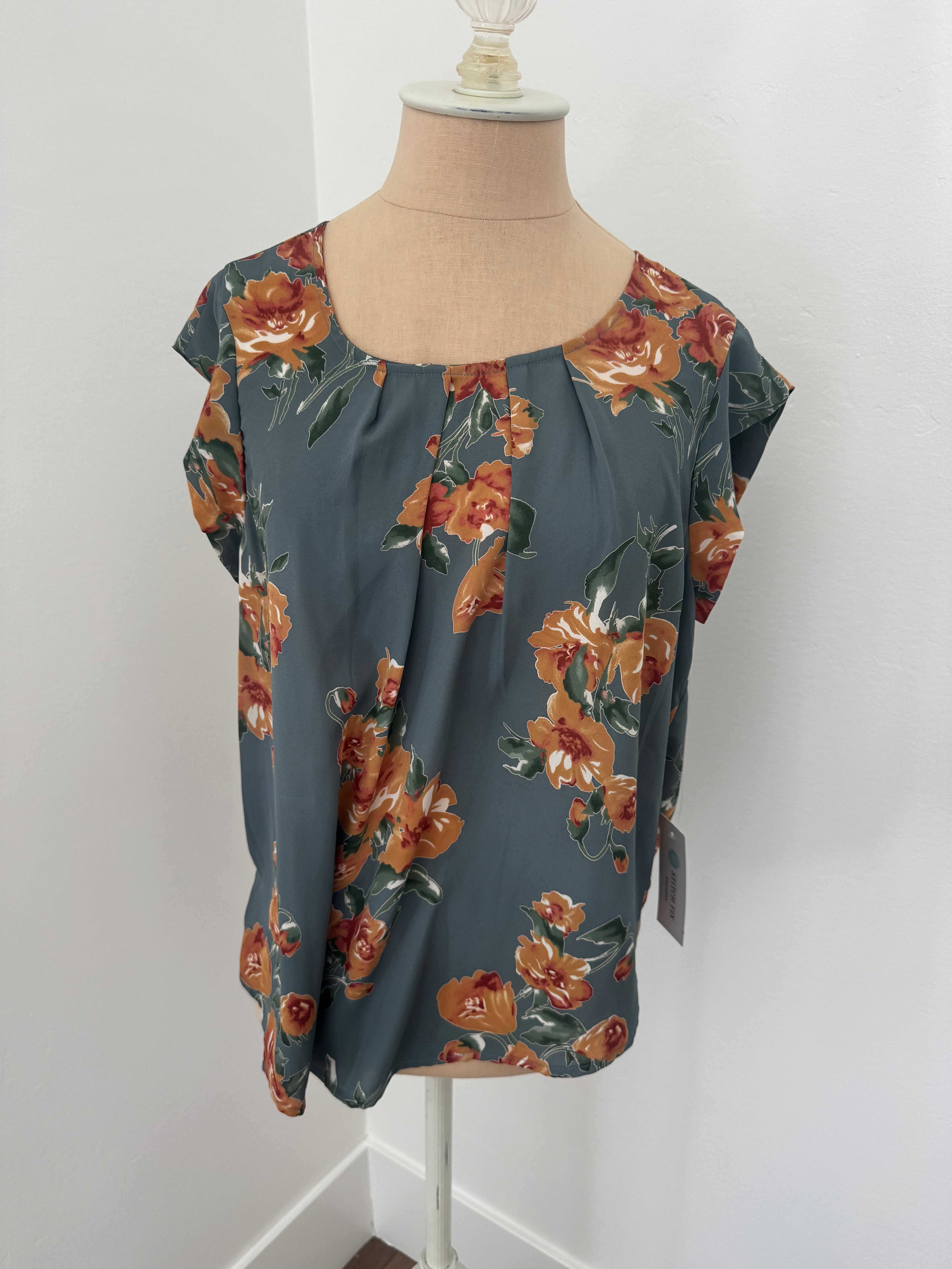 Blue Floral Top (Size: L)