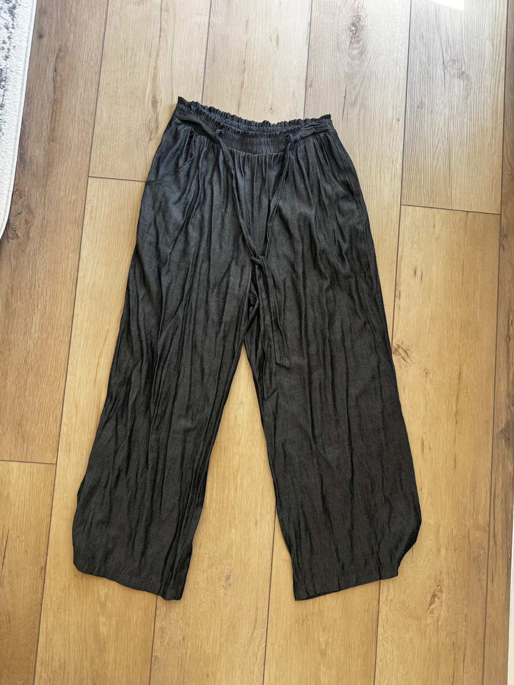 Gray Pants (Size: M)