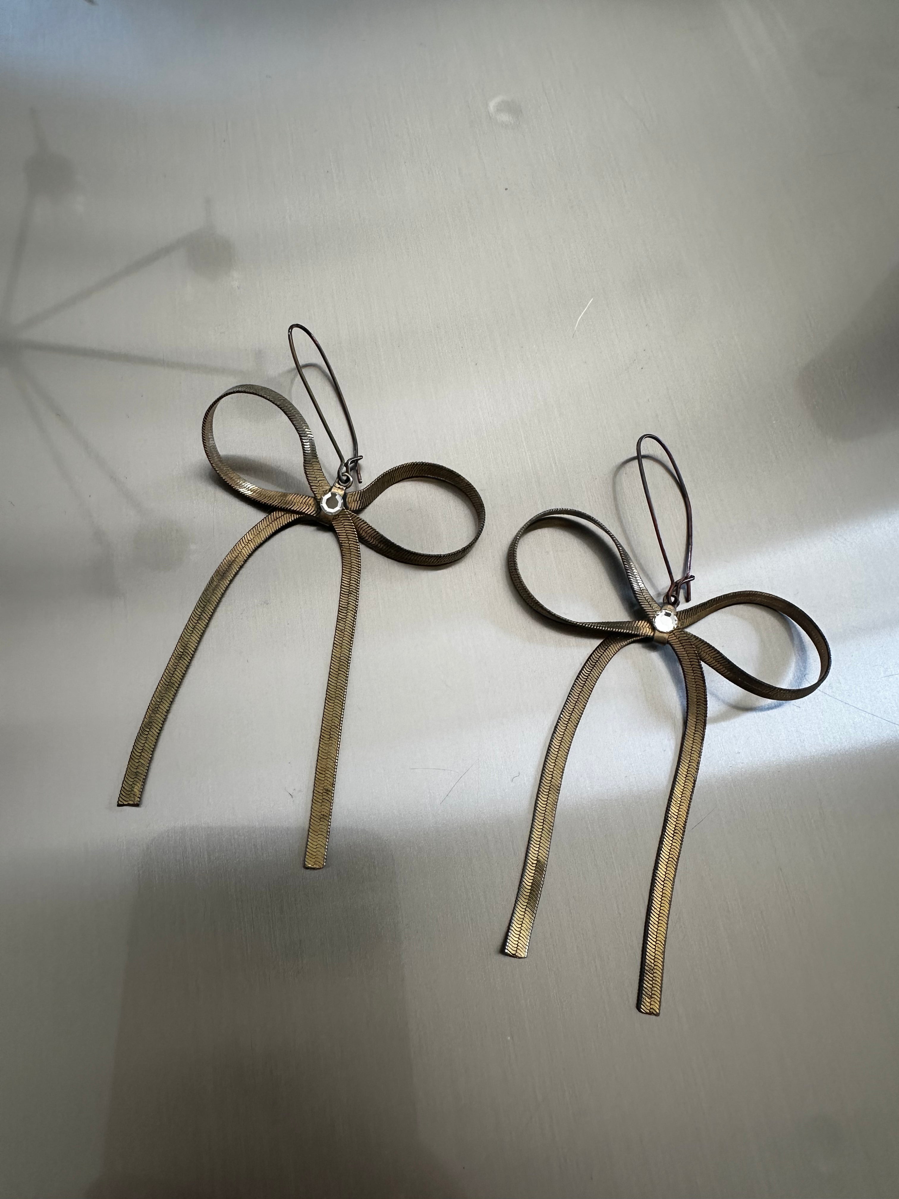 Bow Dangle Earring
