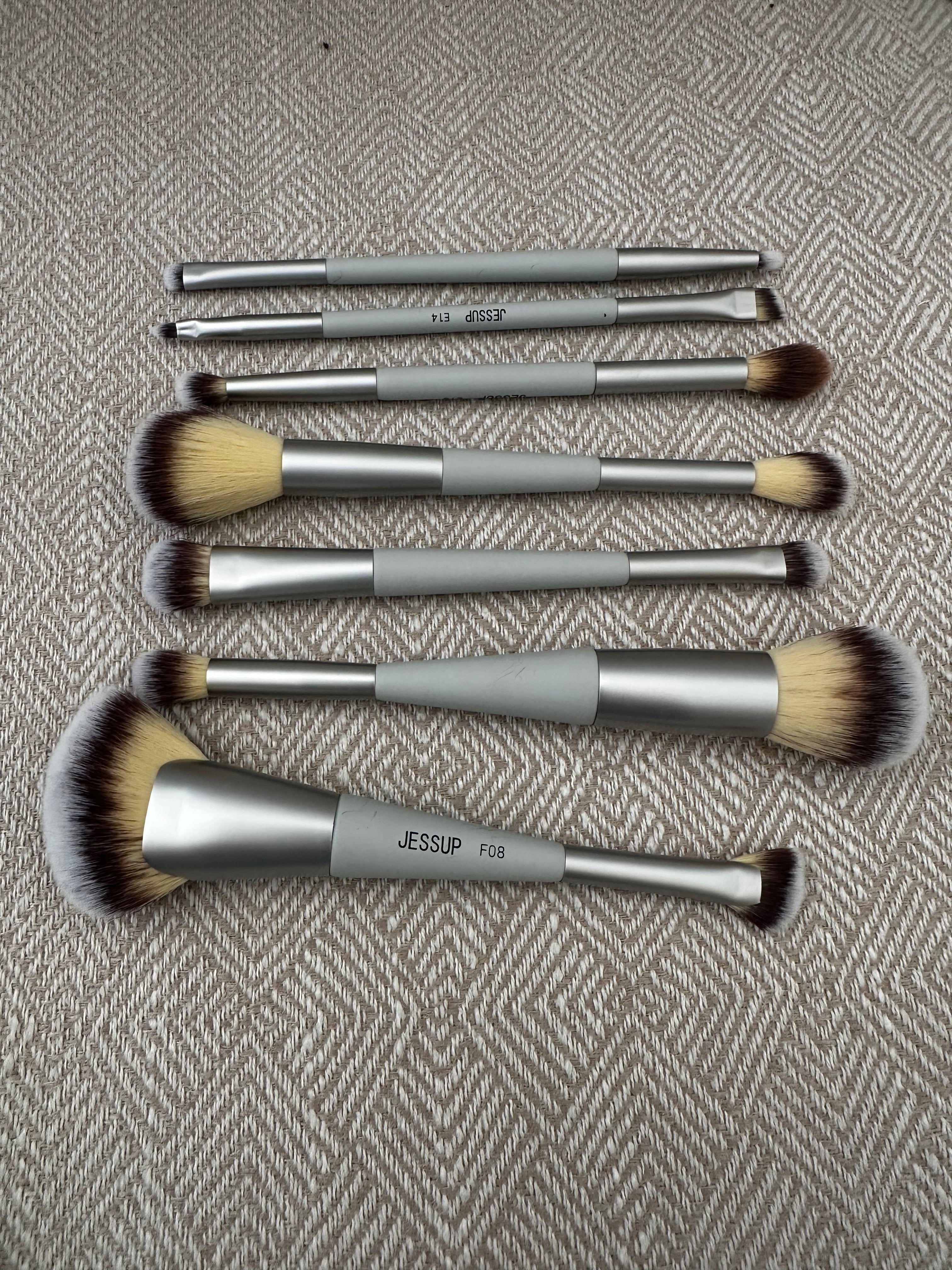 8 Piece Make Up Brush Set
