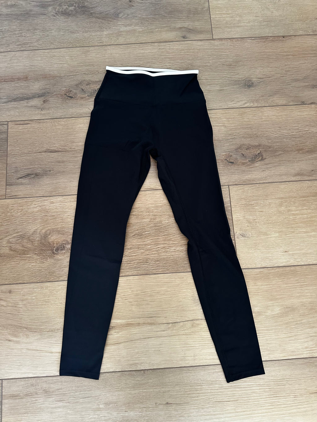 Black Legging WIth Thin White Band (Size Medium)