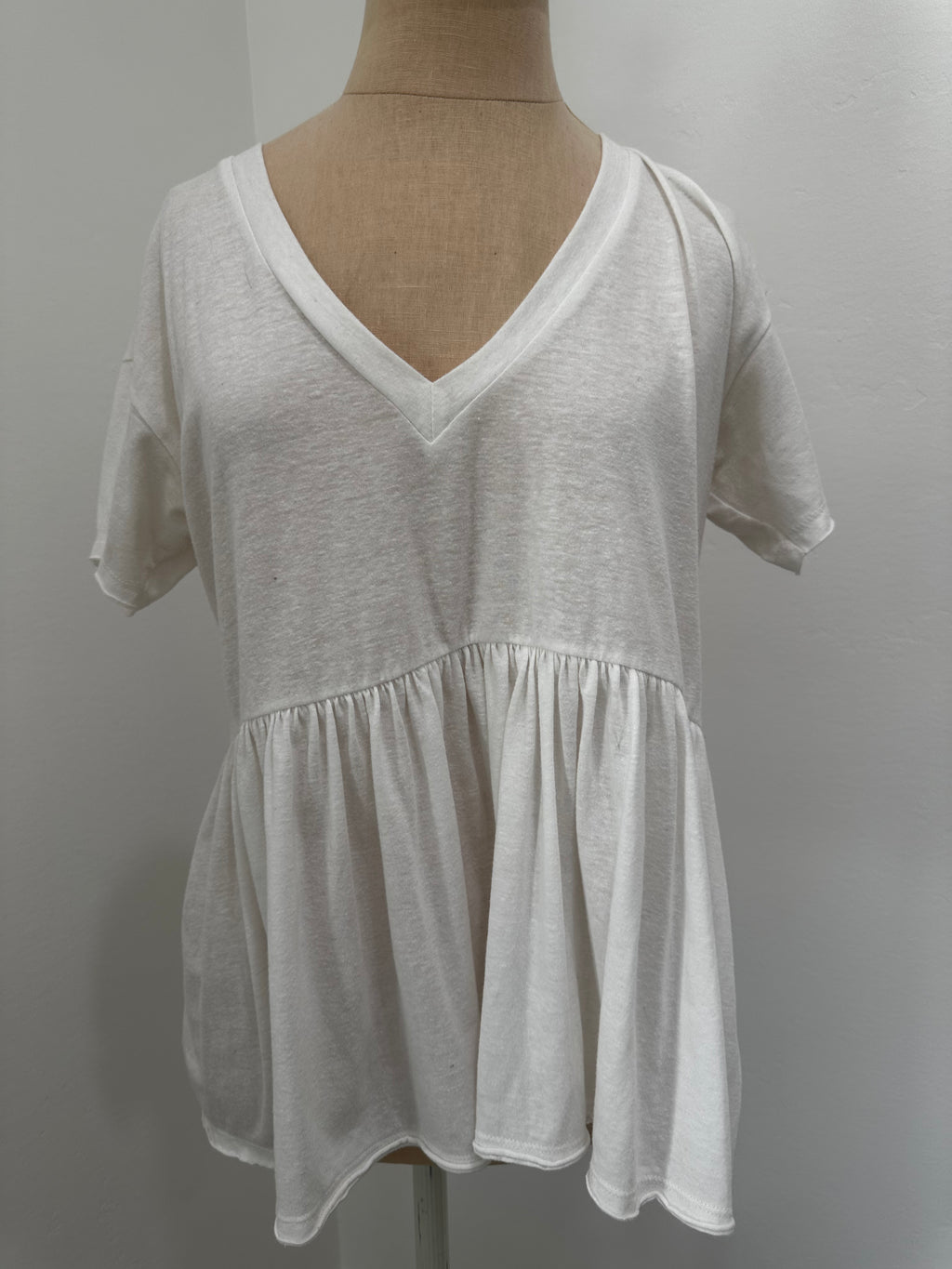 White v neck blouse (Size Xsmall)