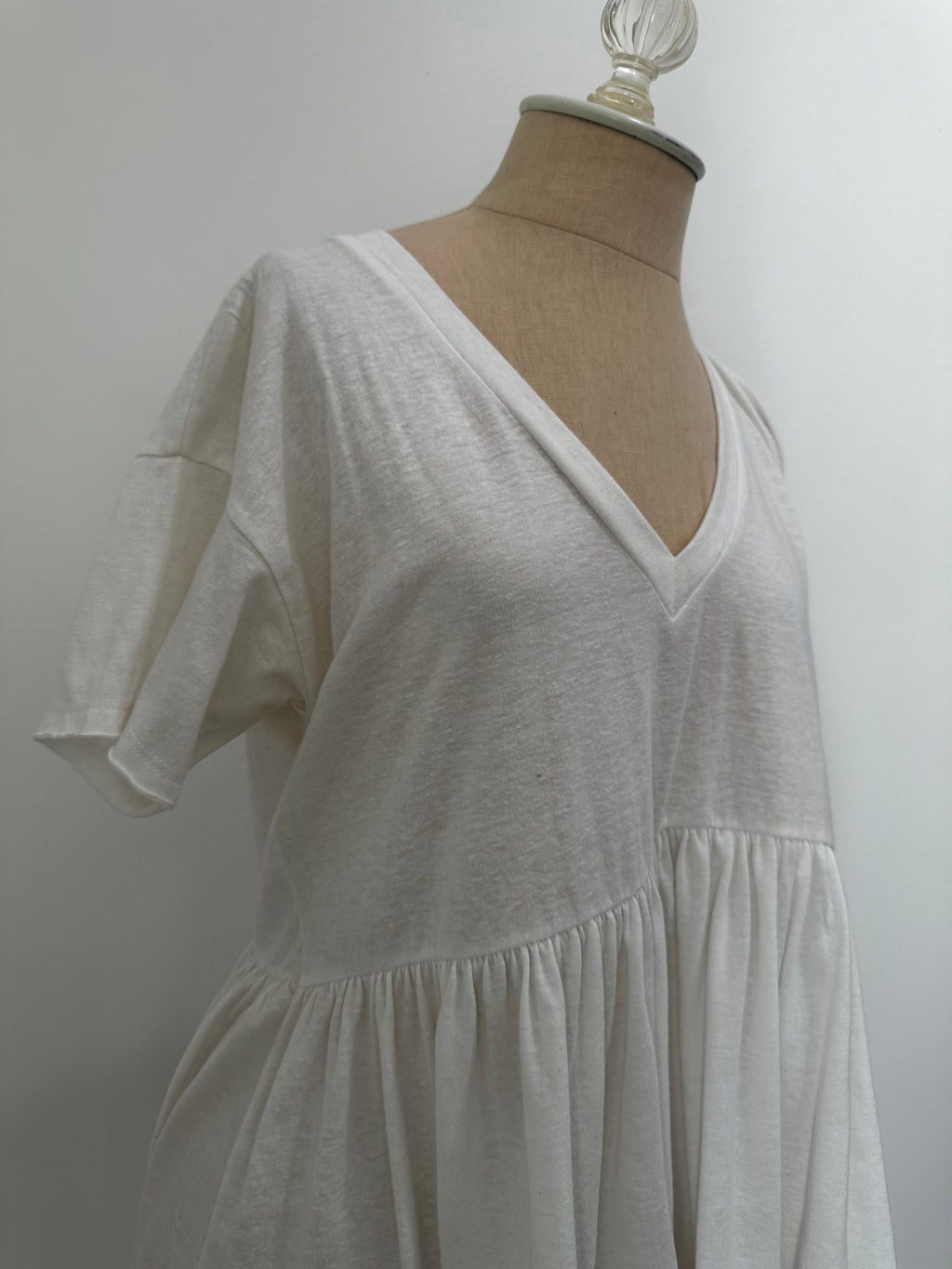 White v neck blouse (Size Xsmall)