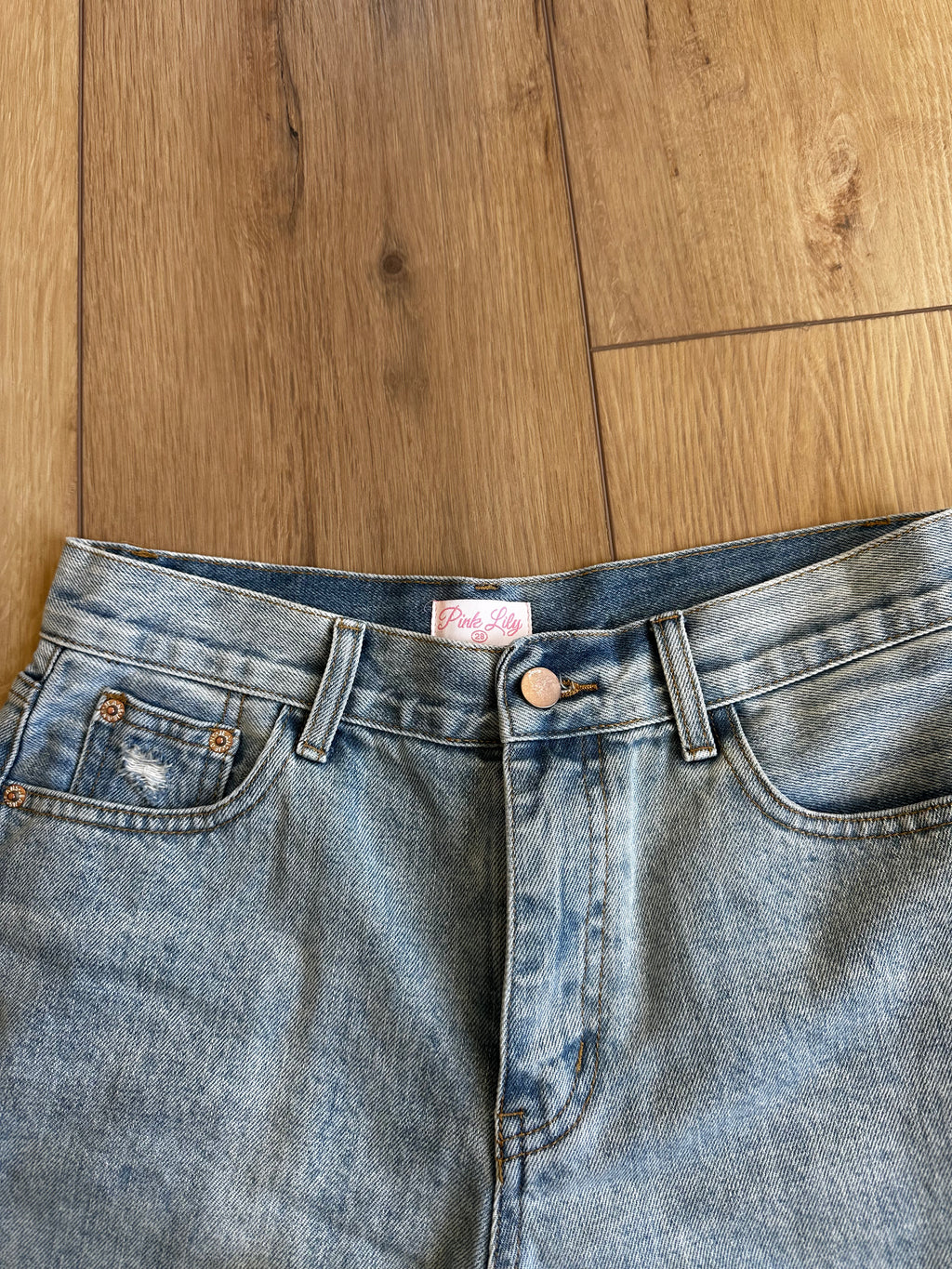 Denim Shorts (Size 28/ 6 )