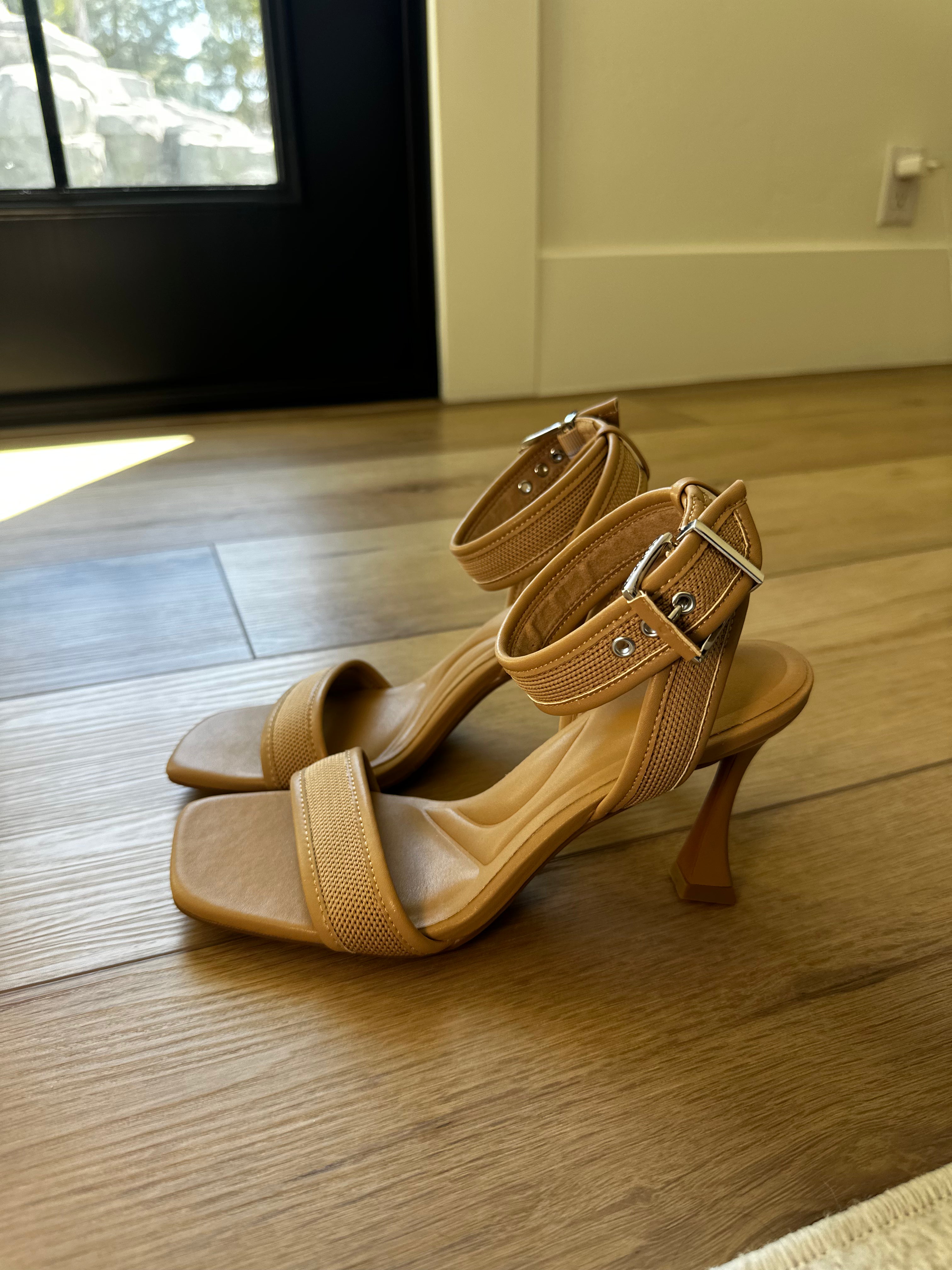 Tan Heels New (Size 7.5)