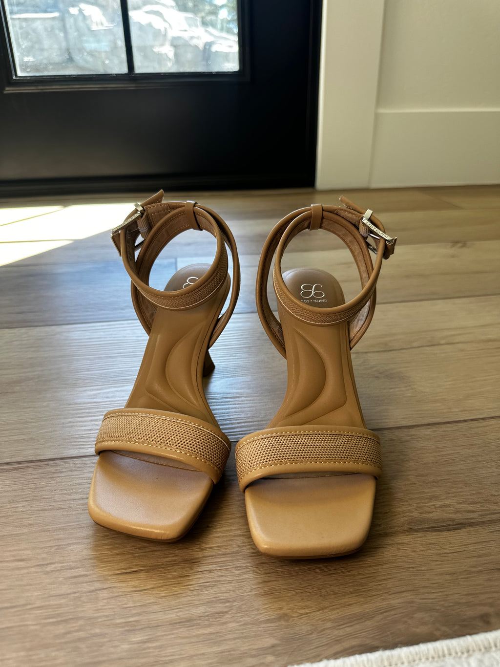 Tan Heels New (Size 7.5)