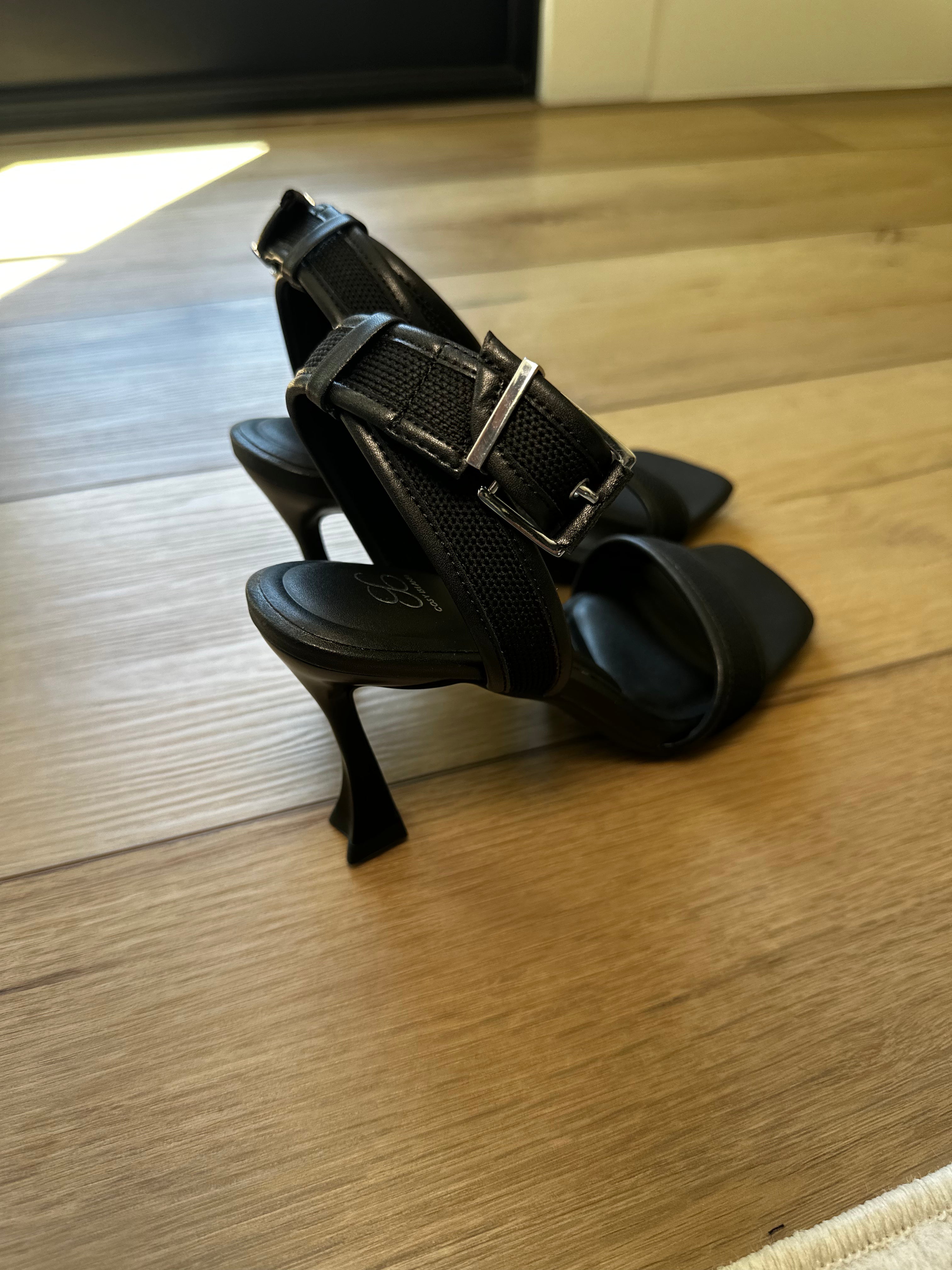 Black Heels New (Size 7.5)