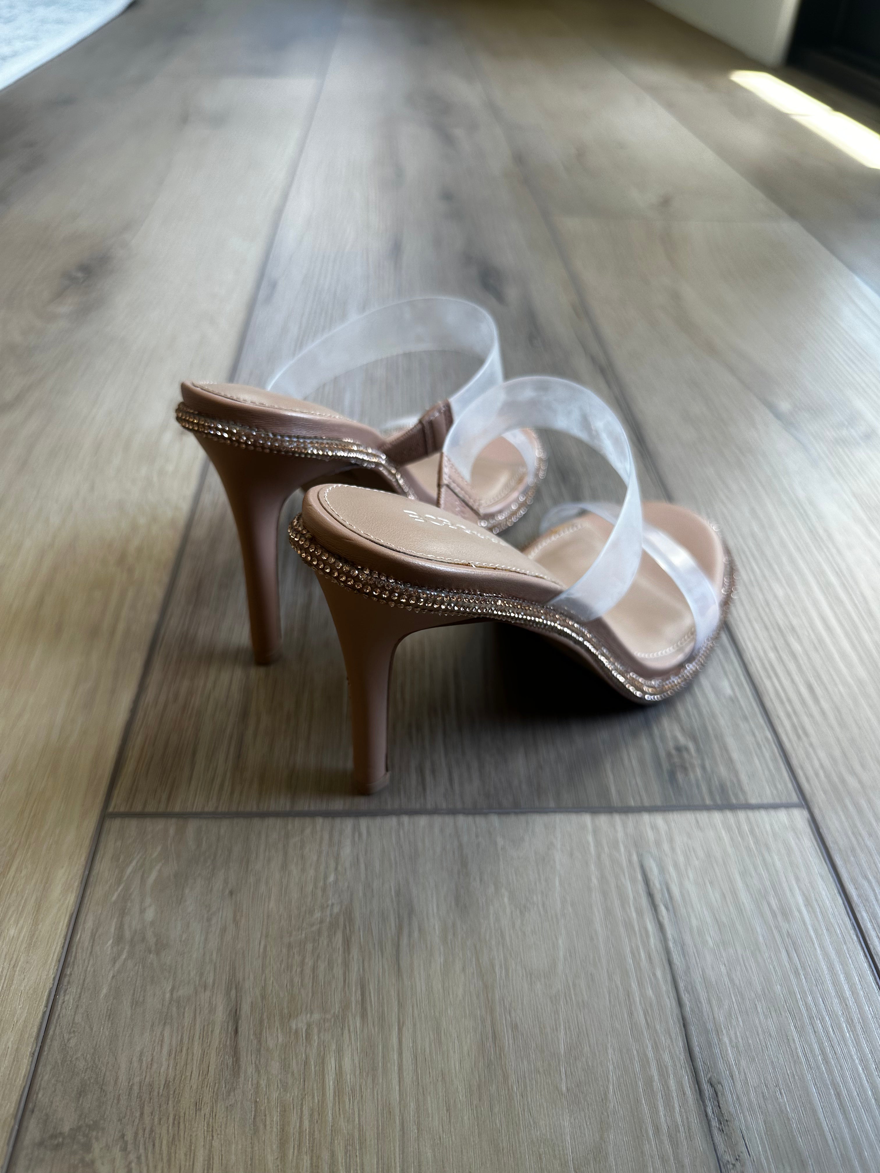 Nude Heels (Size 8 )