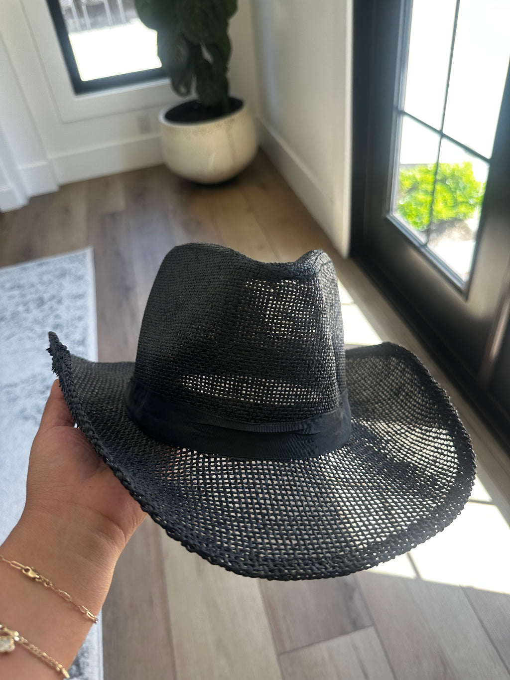 Black Straw Hat (One Size)