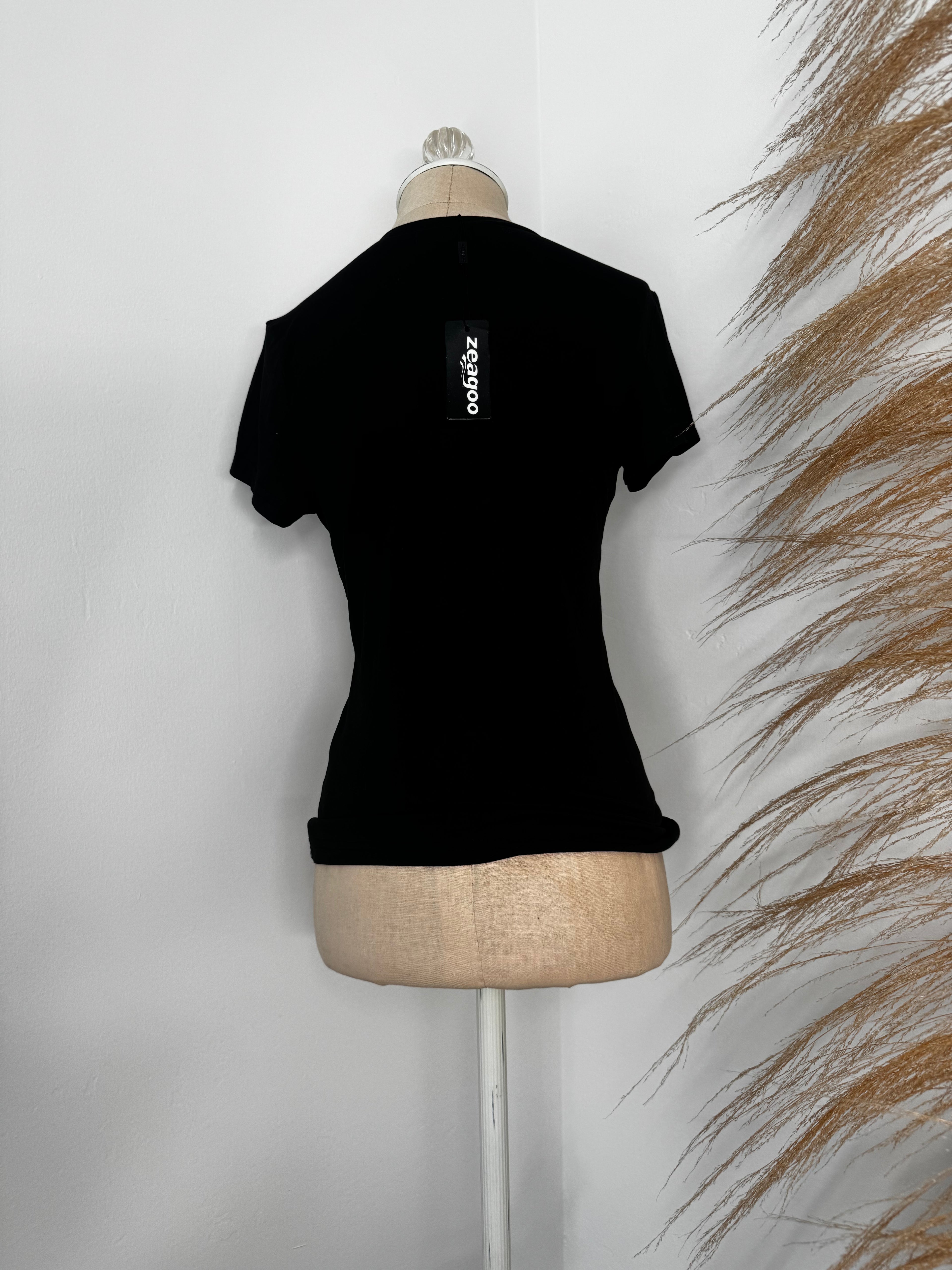 Simple Tight Black T-Shirt