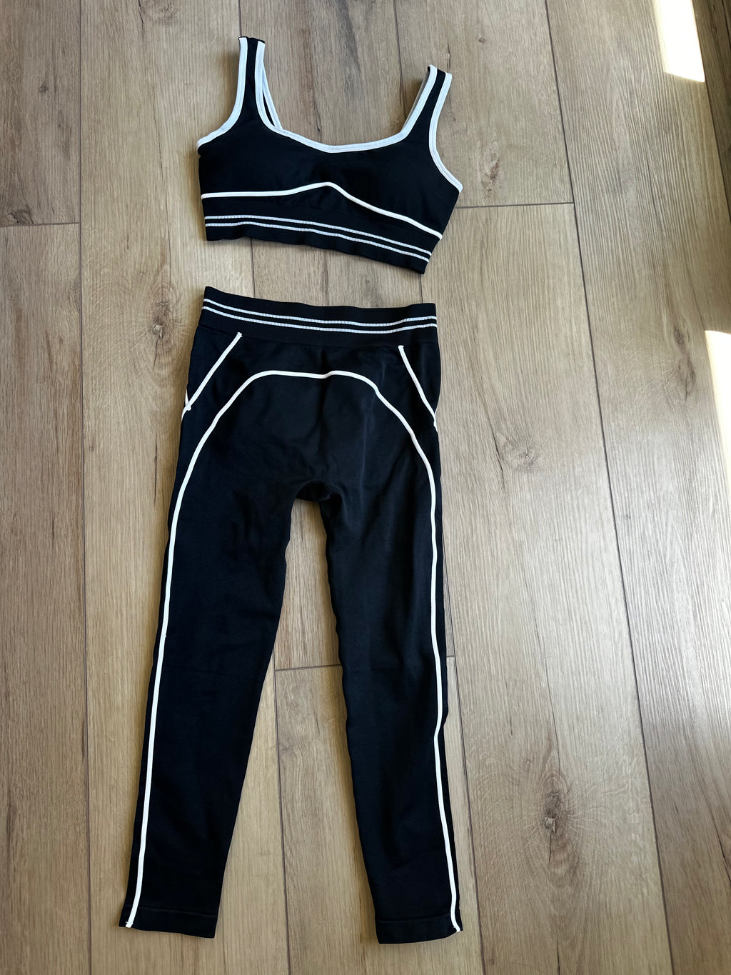 Black and White Set (Size Medium)
