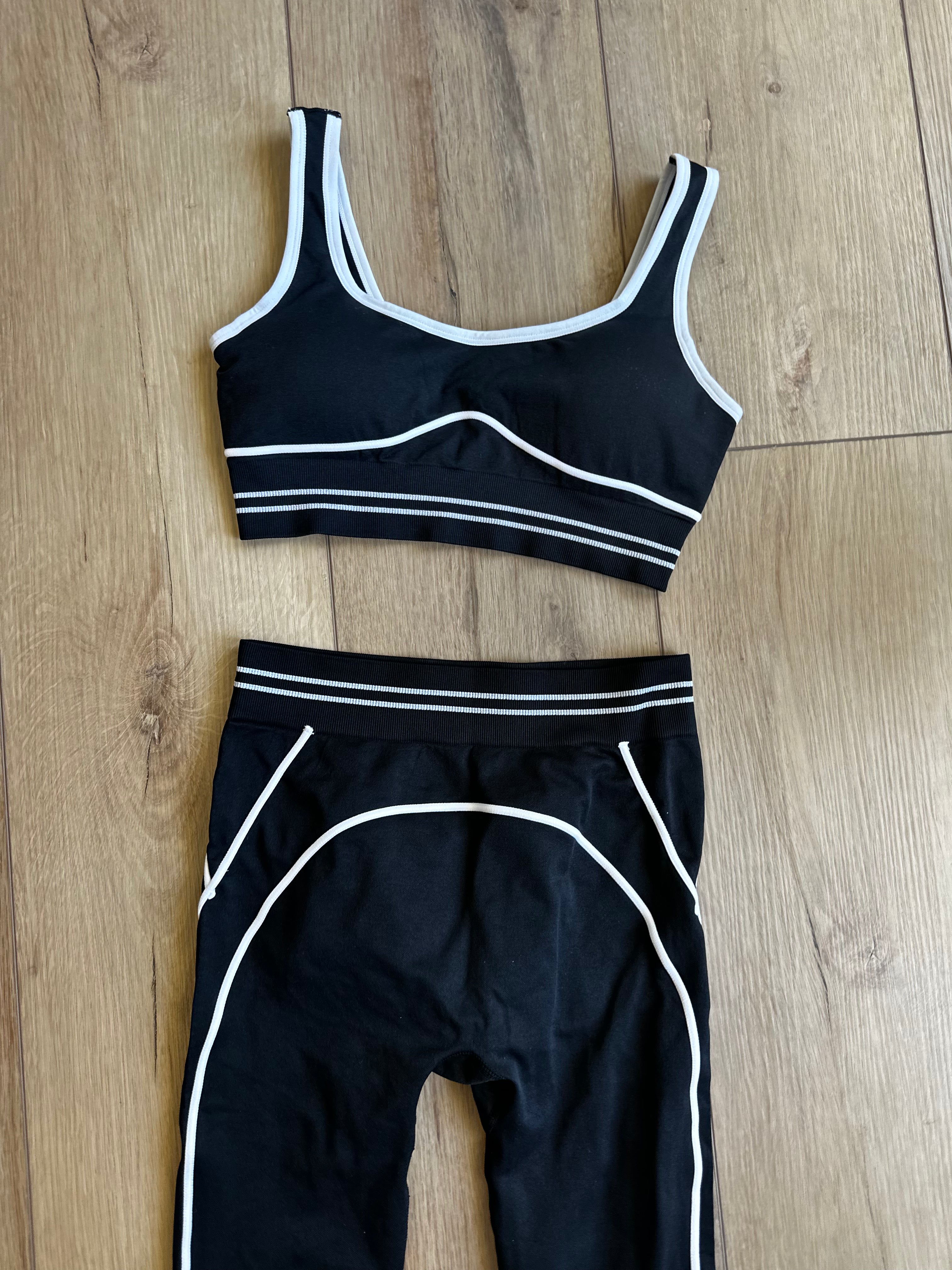 Black and White Set (Size Medium)