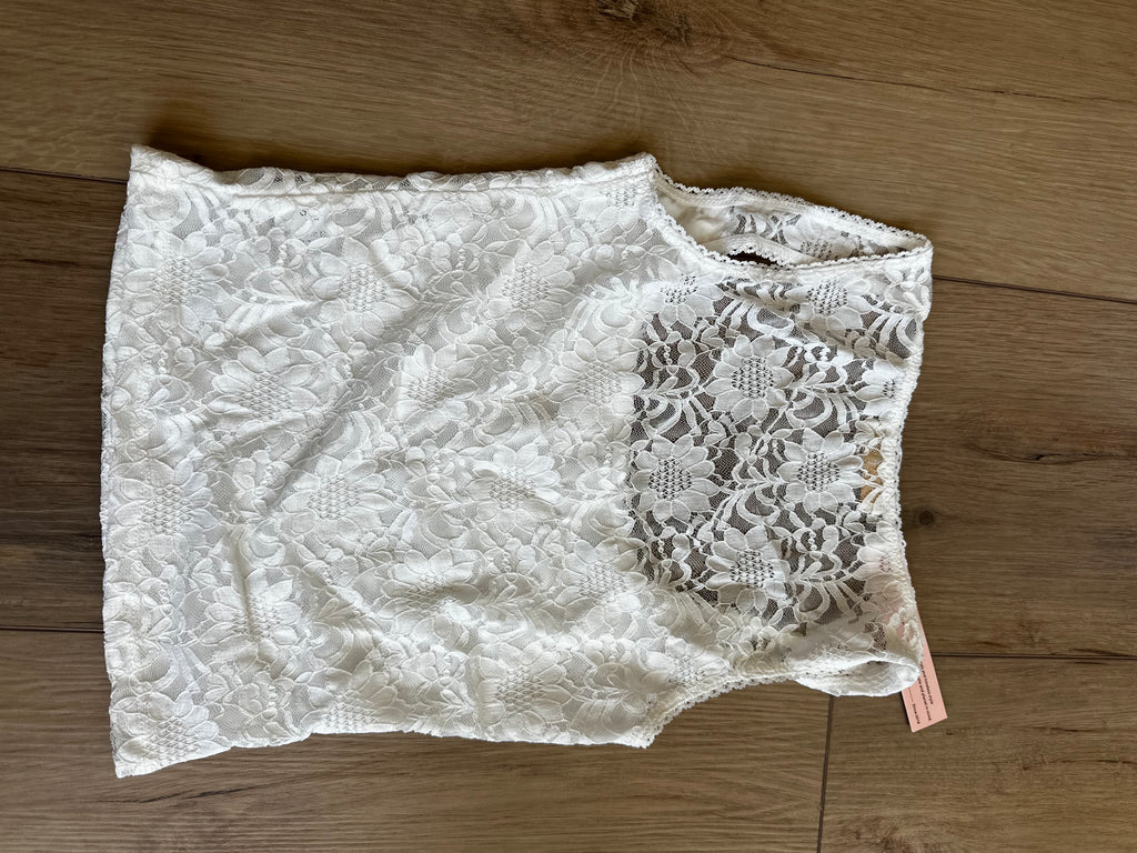 White Lace Top (Size Small)