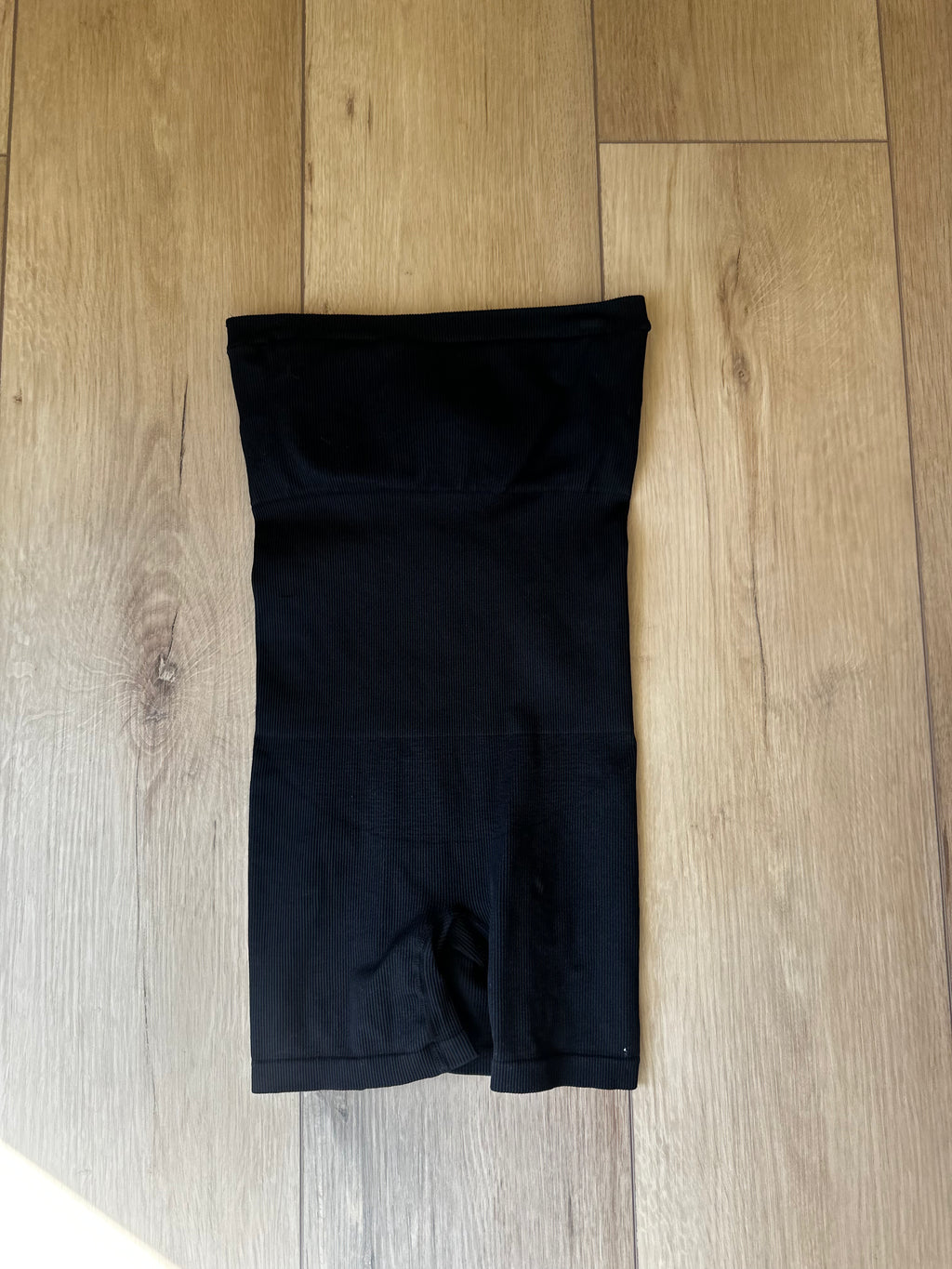 Black Strapless Shapewear (Size Medium)