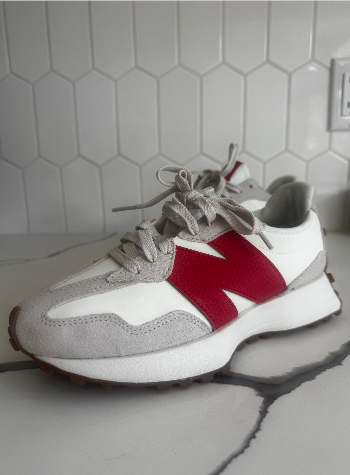 New Balance 327 Sneakers in Red (Moonbeam/Watermelon)