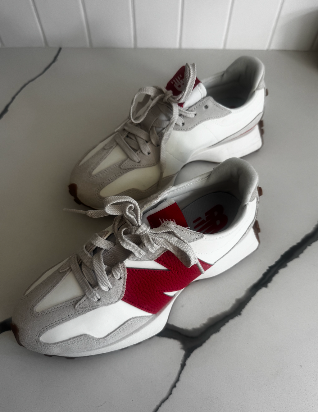 New Balance 327 Sneakers in Red (Moonbeam/Watermelon)
