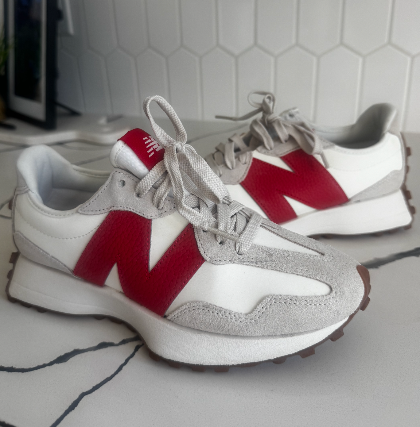 New Balance 327 Sneakers in Red (Moonbeam/Watermelon)