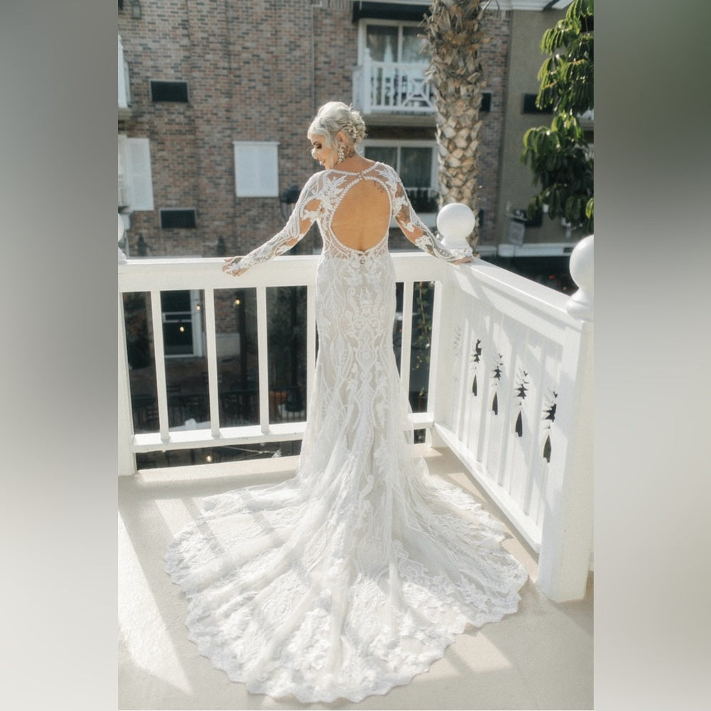 Long Sleeve Lace Boho Wedding Dress (Size 6)