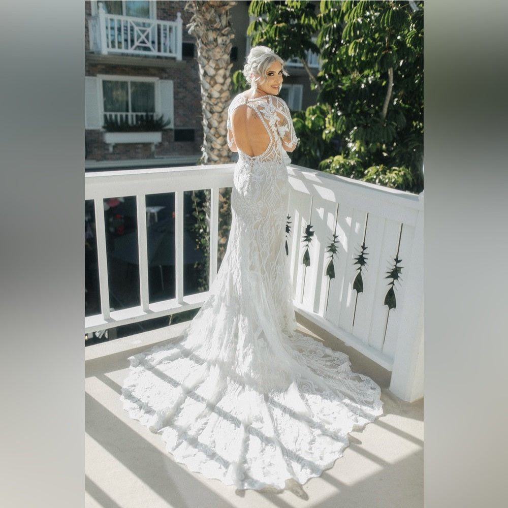 Long Sleeve Lace Boho Wedding Dress (Size 6)